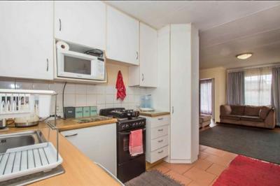 Townhouse For Sale in Carenvale, Roodepoort